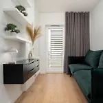Spacious And Modern Apartment Paderewskiego With Air Conditioning By Noclegi Renters
