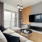Spacious And Modern Apartment Paderewskiego With Air Conditioning By Noclegi Renters